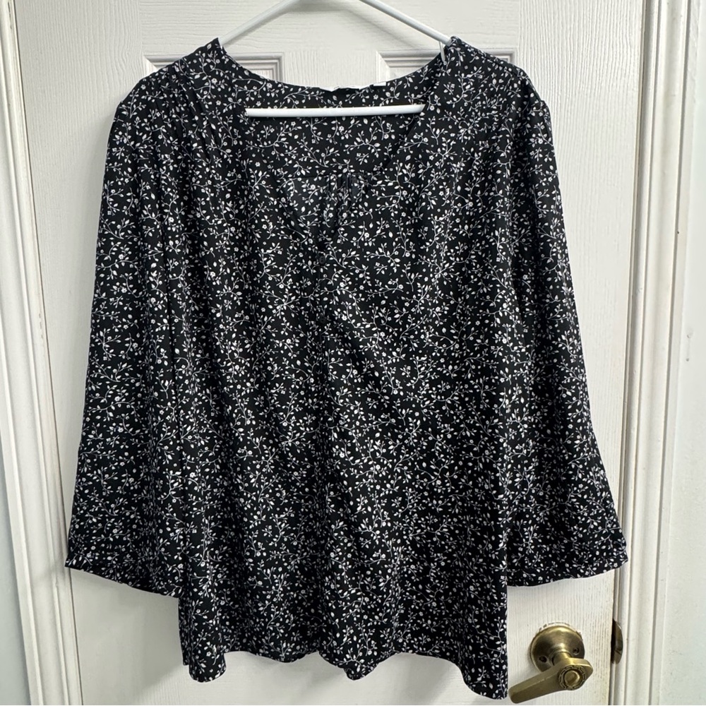 Reitmans Black White Floral Blouse Women's 2X V Neck Long Sleeve Stretch NWOT